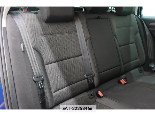 VolksWagen GOLF VARIANT 2019-07 7793196-14