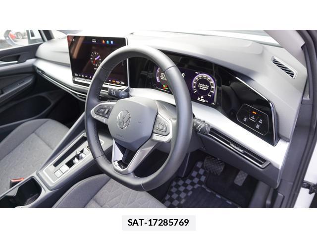 VolksWagen GOLF VARIANT 2025-06 7805479-18