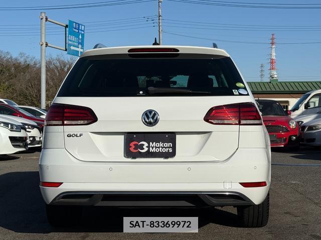 VolksWagen GOLF VARIANT 2020-03 7808782-10