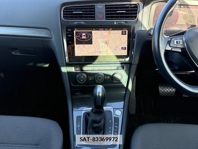 VolksWagen GOLF VARIANT 2020-03 7808782-19