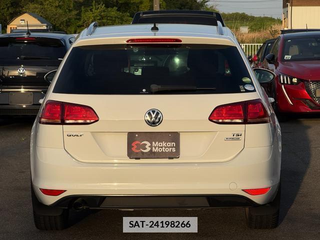 VolksWagen GOLF VARIANT 2017-03 7808804-10