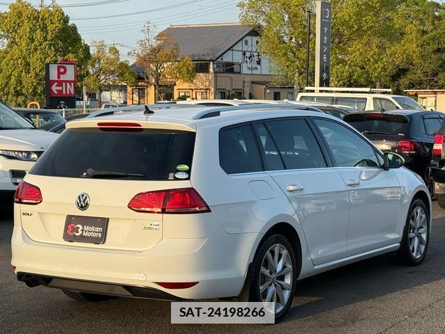 VolksWagen GOLF VARIANT 2017-03 7808804-11
