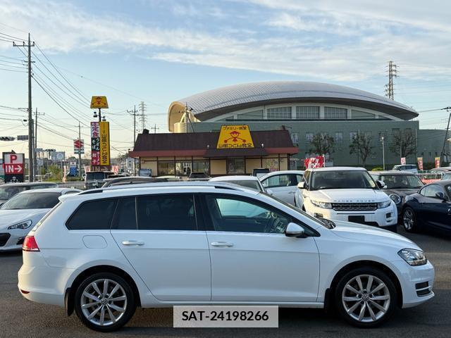 VolksWagen GOLF VARIANT 2017-03 7808804-12