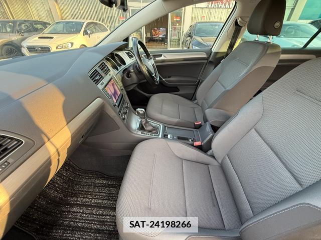 VolksWagen GOLF VARIANT 2017-03 7808804-16
