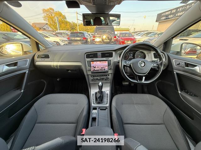 VolksWagen GOLF VARIANT 2017-03 7808804-3
