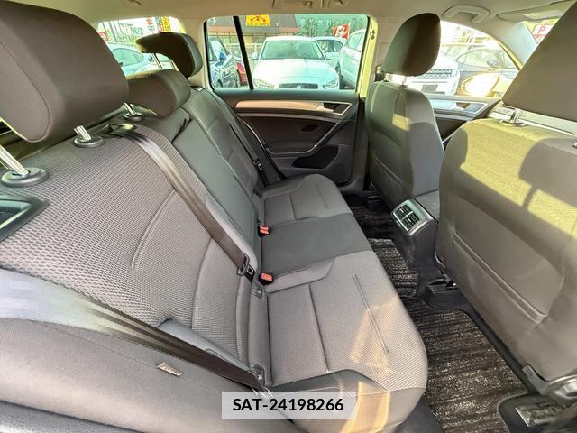 VolksWagen GOLF VARIANT 2017-03 7808804-5