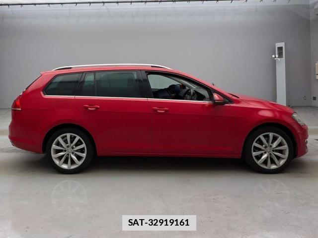 VolksWagen GOLF VARIANT 2017-03 7810421-11