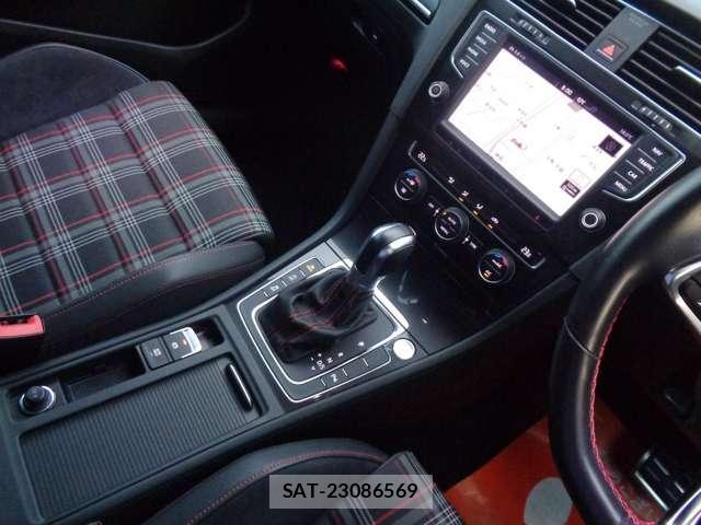 VolksWagen GOLF 2014-12 7793231-17