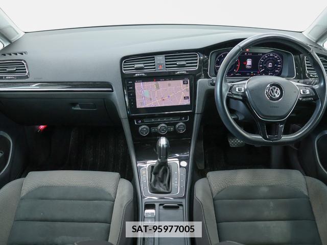 VolksWagen GOLF 2018-03 7794318-1