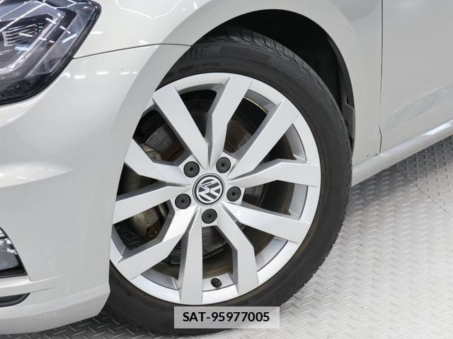 VolksWagen GOLF 2018-03 7794318-11