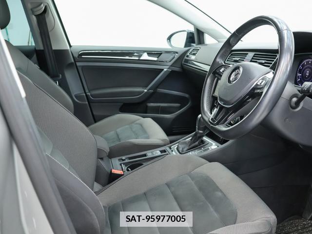 VolksWagen GOLF 2018-03 7794318-14