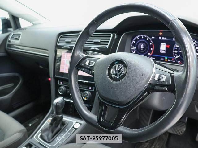 VolksWagen GOLF 2018-03 7794318-15