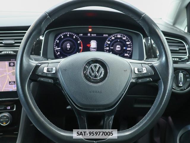 VolksWagen GOLF 2018-03 7794318-18