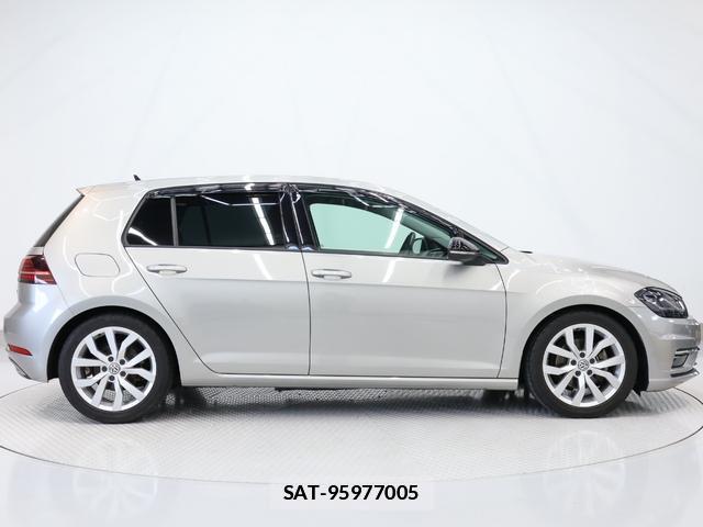 VolksWagen GOLF 2018-03 7794318-8