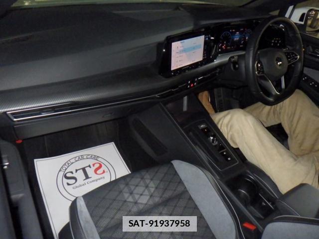 VolksWagen GOLF 2021-10 7810963-2
