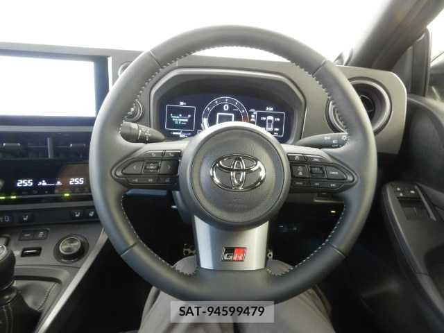 Toyota Gr Yaris 2025-05 7810832-7