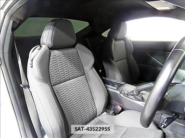 Toyota GR86 2022-04 7802838-11