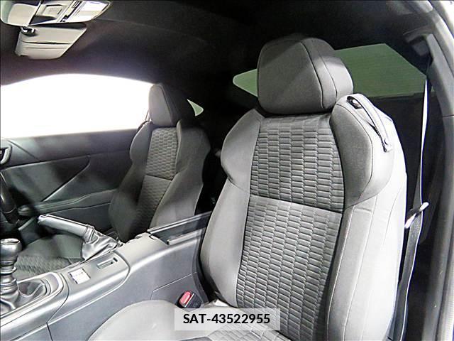 Toyota GR86 2022-04 7802838-13