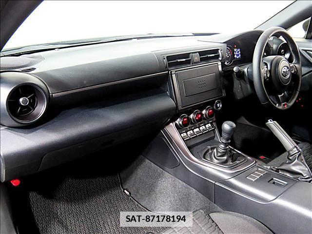 Toyota GR86 2025-10 7802875-12