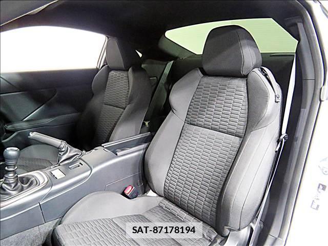Toyota GR86 2025-10 7802875-13