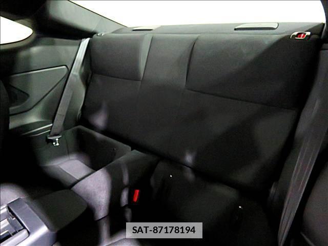 Toyota GR86 2025-10 7802875-14