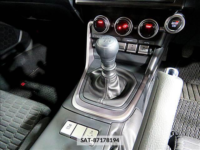 Toyota GR86 2025-10 7802875-17