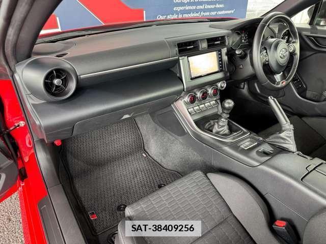 Toyota GR86 2022-06 7803673-11