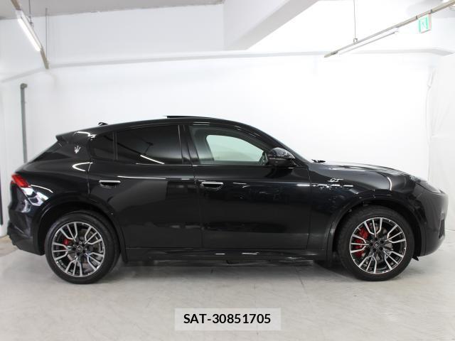 Maserati Grecale 2023-07 7802539-10