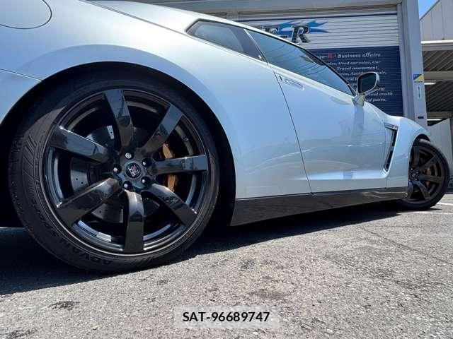 Nissan GT-R 2009-07 7800158-9
