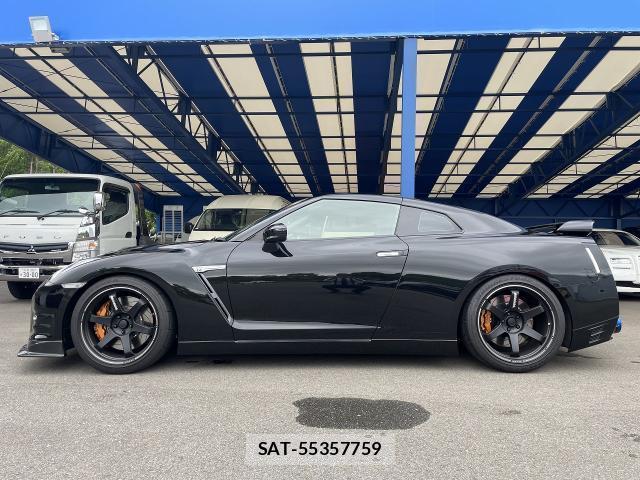 Nissan GT-R 2012-02 7800897-6