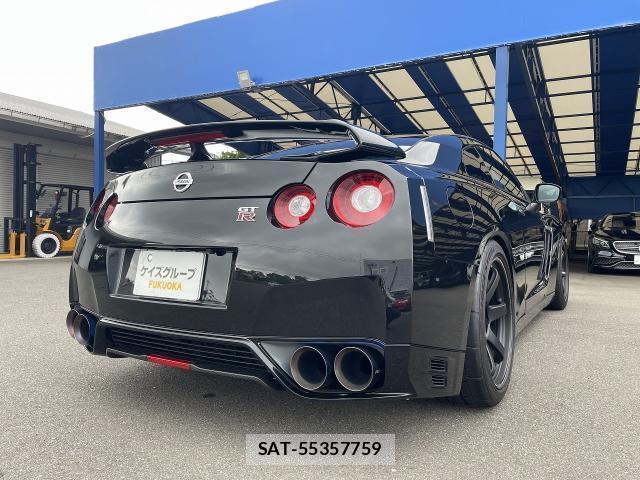 Nissan GT-R 2012-02 7800897-8