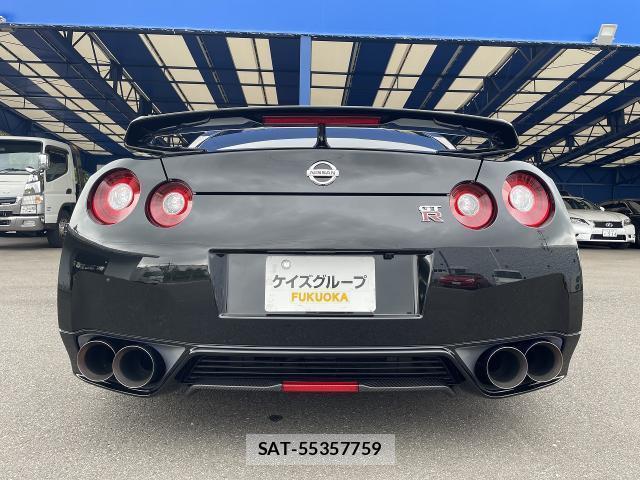 Nissan GT-R 2012-02 7800897-9