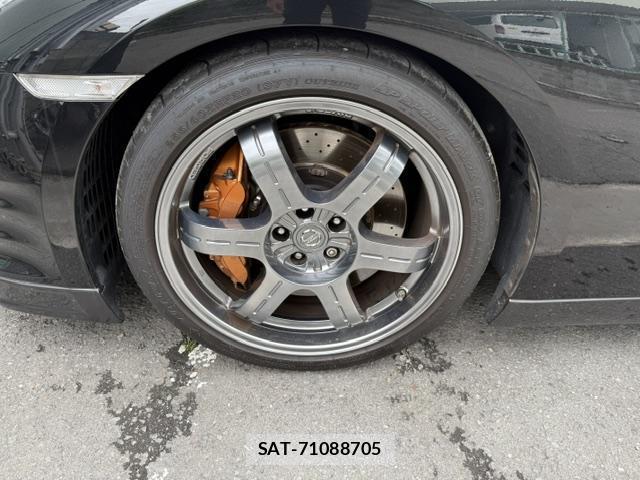 Nissan GT-R 2013-06 7803765-3