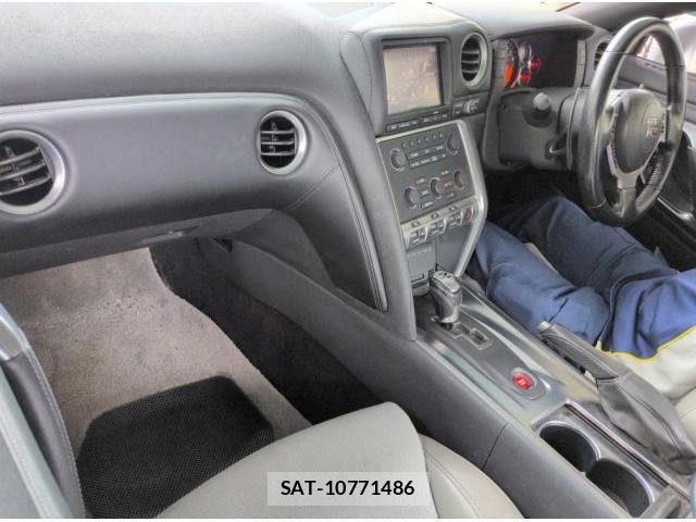Nissan GT-R 2008-03 7803770-2