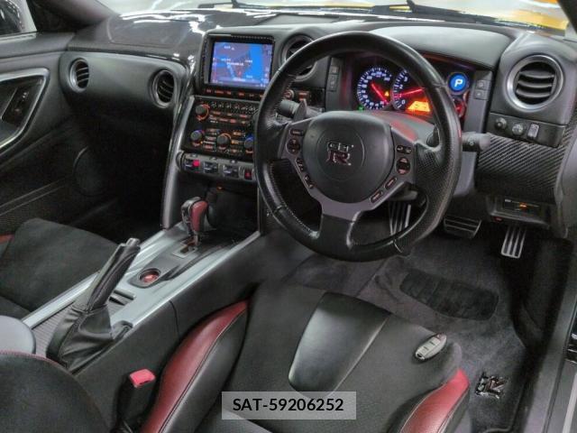 Nissan GT-R 2008-04 7803773-2
