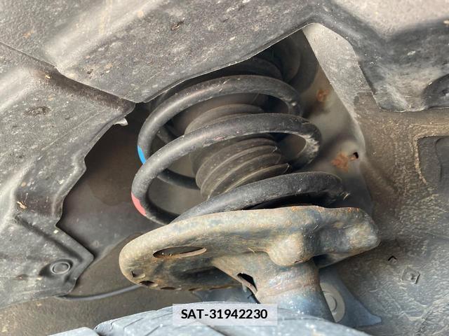 Toyota HARRIER HYBRID 2014-01 7794818-19