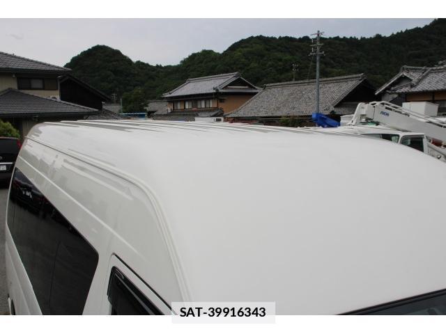 Toyota HIACE COMMUTER 2026-05 7793531-9