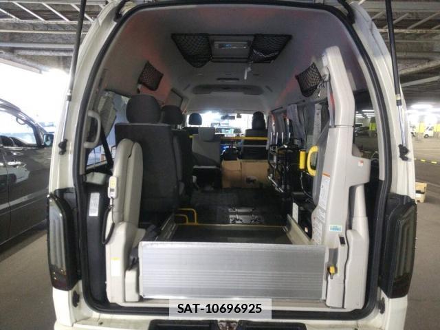 Toyota HIACE COMMUTER 2014-08 7795033-3