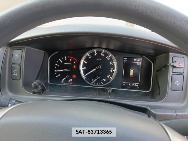 Toyota HIACE COMMUTER 2024-01 7800667-16