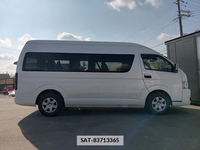 Toyota HIACE COMMUTER 2024-01 7800667-3