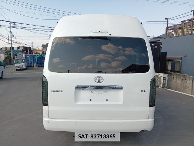 Toyota HIACE COMMUTER 2024-01 7800667-5