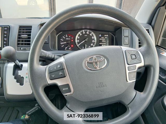 Toyota HIACE COMMUTER 2023-12 7800668-11