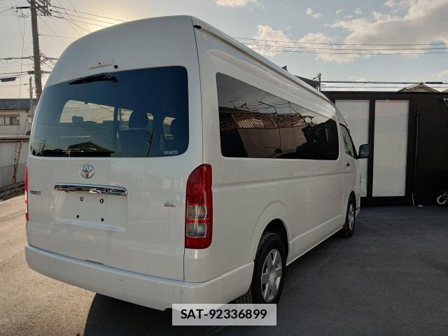 Toyota HIACE COMMUTER 2023-12 7800668-4