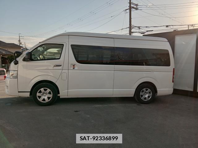 Toyota HIACE COMMUTER 2023-12 7800668-7