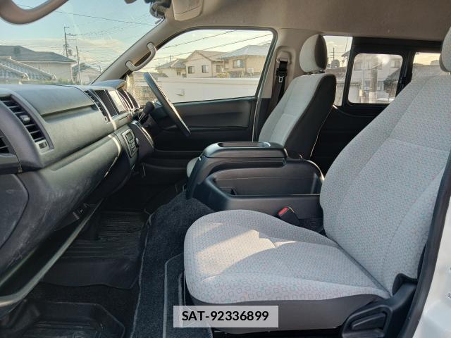 Toyota HIACE COMMUTER 2023-12 7800668-9