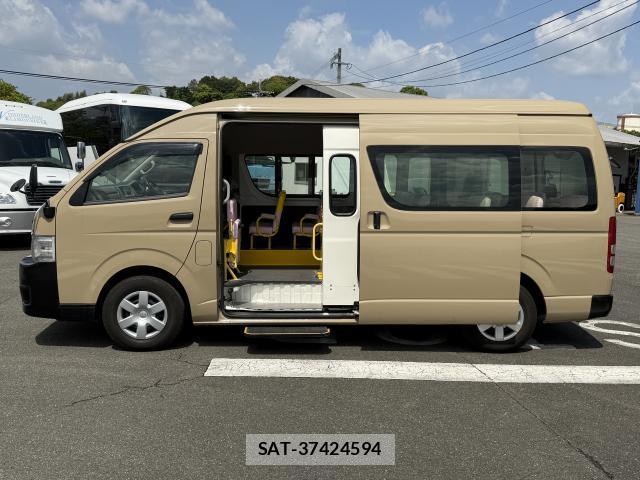 Toyota HIACE COMMUTER 2013-03 7800904-1