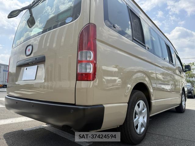 Toyota HIACE COMMUTER 2013-03 7800904-14