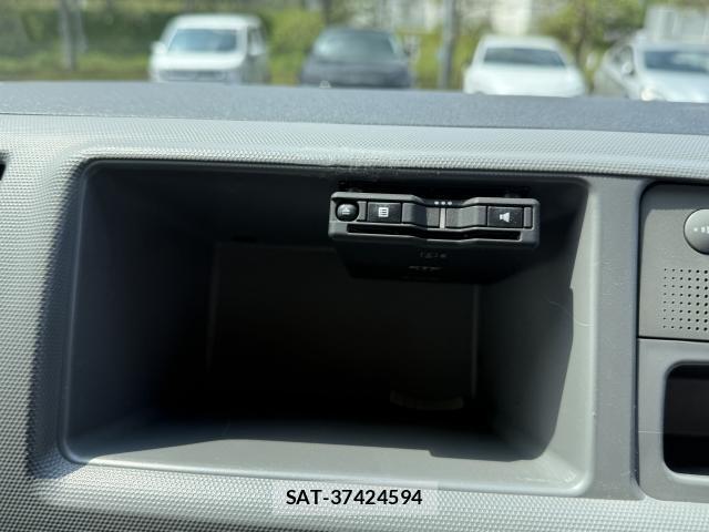 Toyota HIACE COMMUTER 2013-03 7800904-15