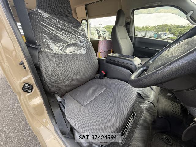 Toyota HIACE COMMUTER 2013-03 7800904-5
