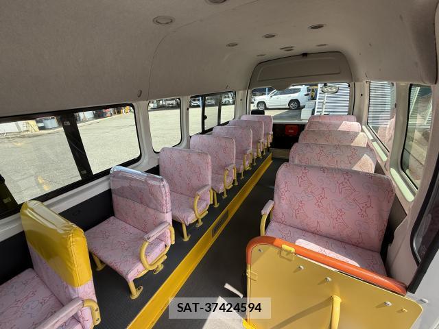 Toyota HIACE COMMUTER 2013-03 7800904-6